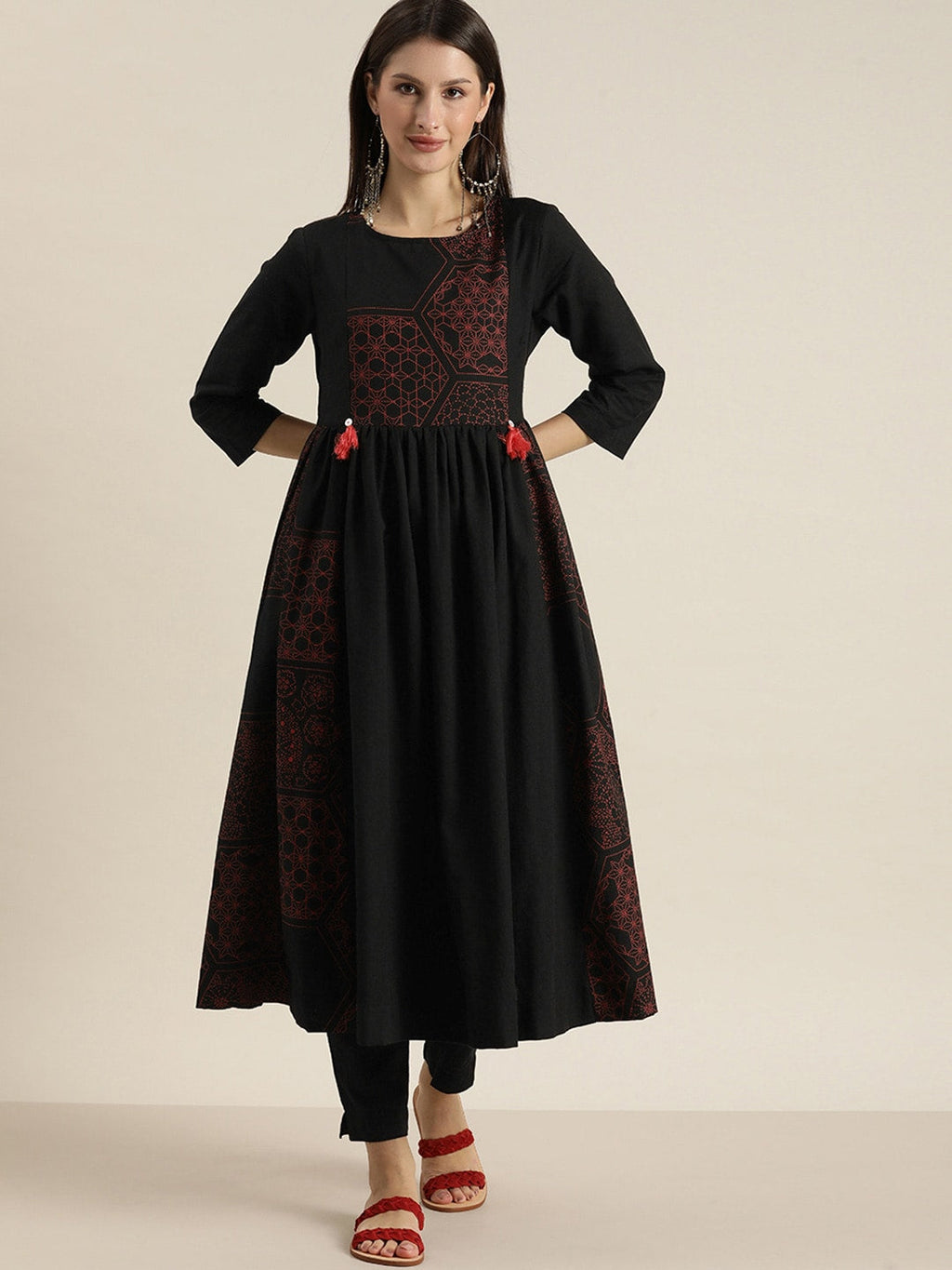 Sangria Women Black Printed Empire Pure Cotton Kurta with Trousers | Grocsy