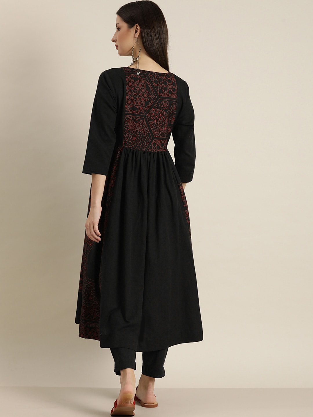 Sangria Women Black Printed Empire Pure Cotton Kurta with Trousers | Grocsy