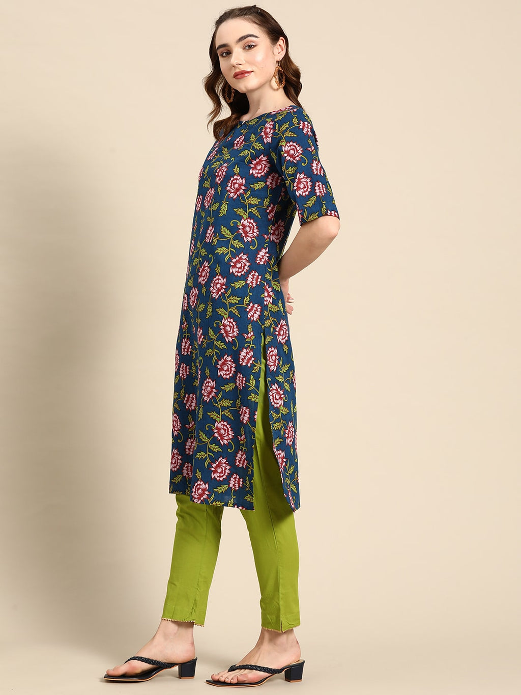 Sangria Floral Printed Boat Neck Straight Kurta | Grocsy