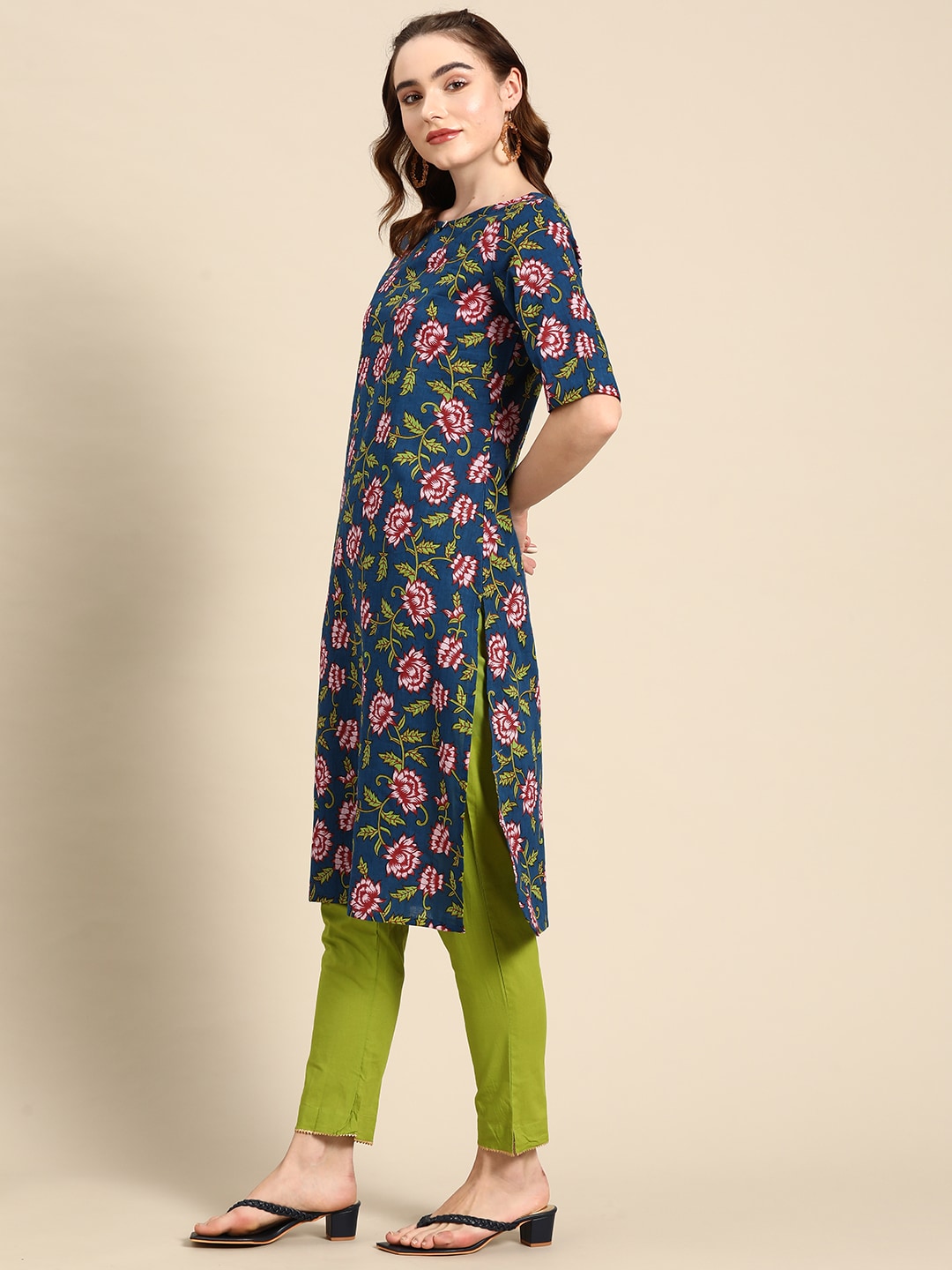 Sangria Floral Printed Boat Neck Straight Kurta | Grocsy