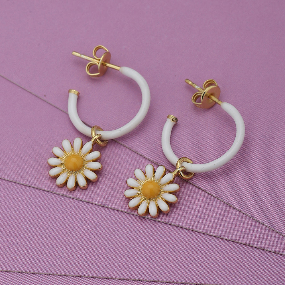 Women'S Gold Western Brass Na Post And Back Gold-Polished Single Floral Half Hoop Earrings - Wahe Jewels - Swadesiicart