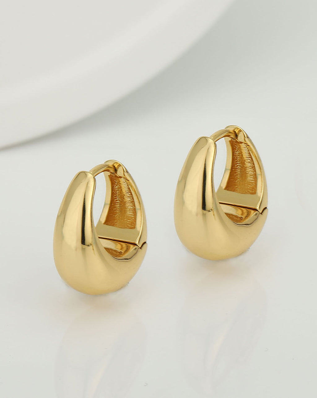Rose Gold-Polished Contemporary Drop Earring With Pearl Fashion Earring - Wahe Jewels - Swadesiicart