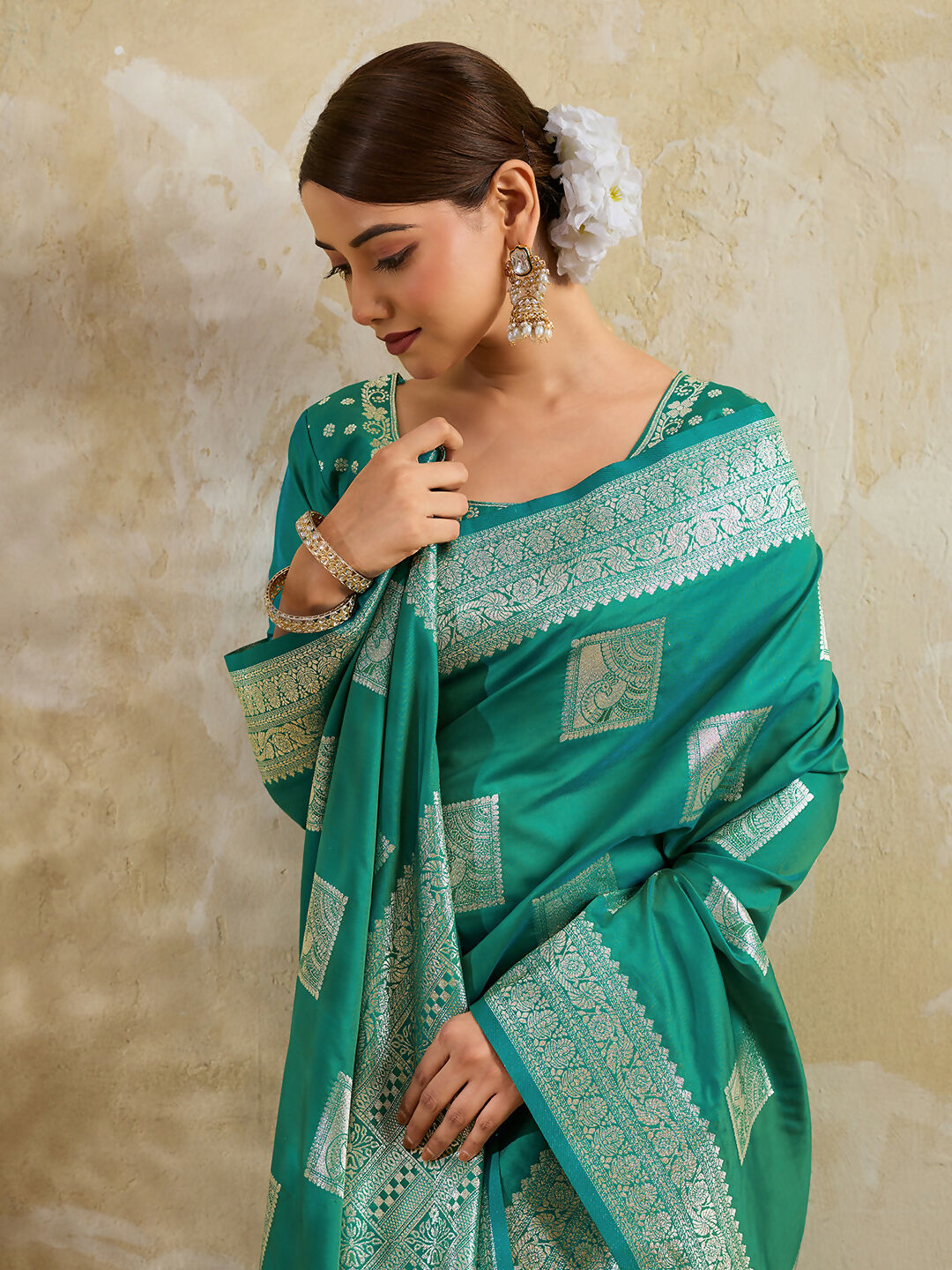 Shree Shyam Fashion Sea Green Silk Blend Saree | Grocsy