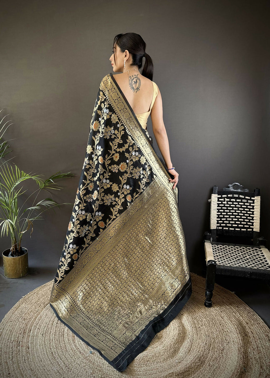 Joban Fashion Black Floral & Ethnic Motifs Design Soft Silk Meenakari Banarasi Saree | Grocsy