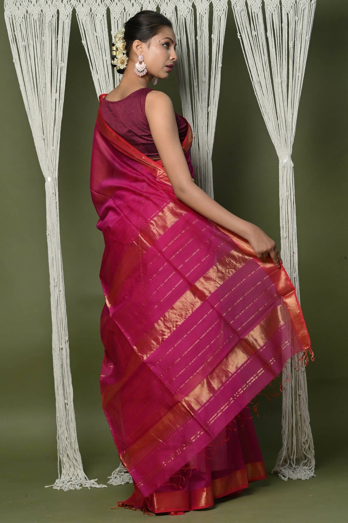 Very Much Indian Handloom Cotton Silk Maheshwari Saree With Sleek Golden Border - Red | Grocsy