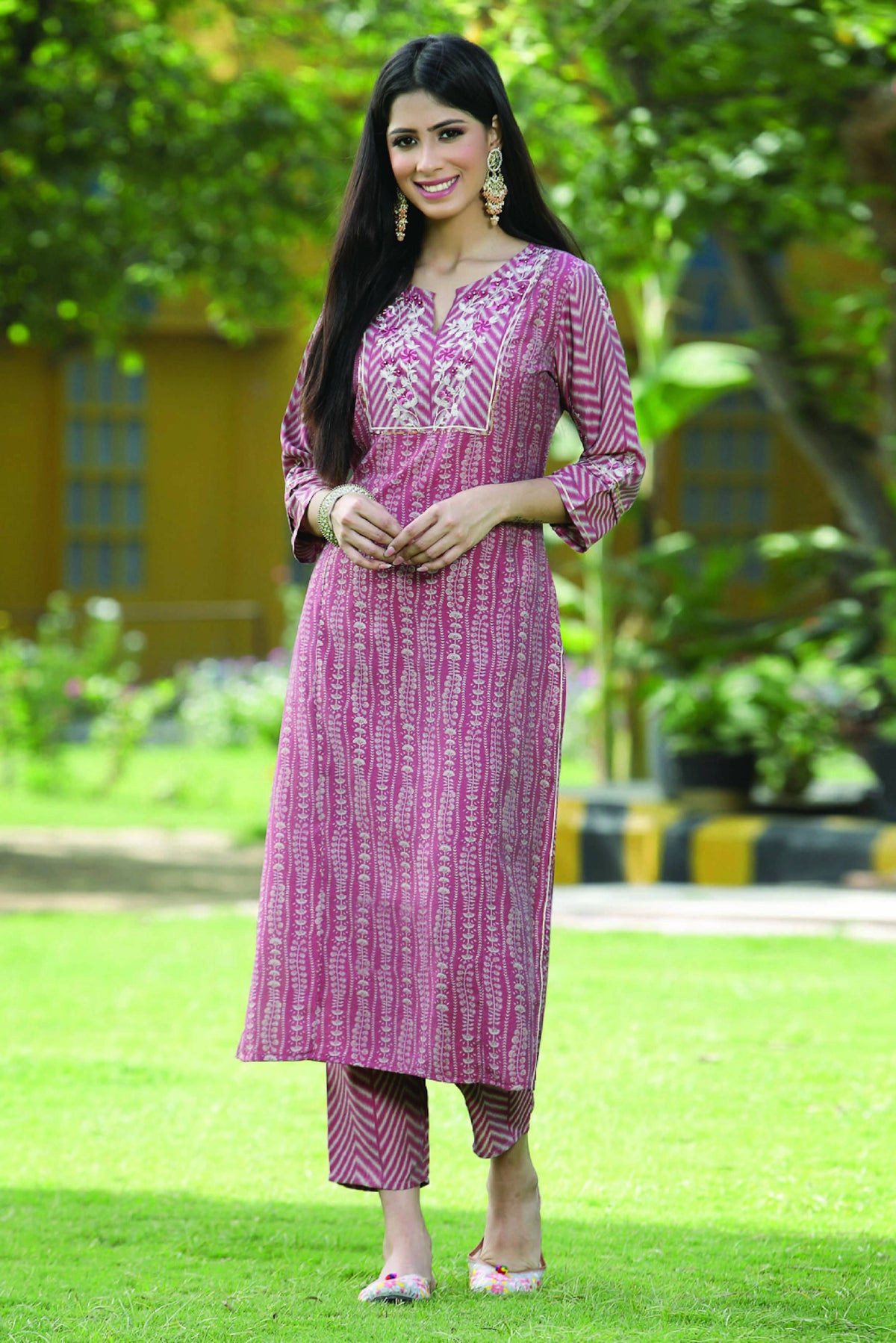 Juniper Onion Pink Ethnic Motif Printed Muslin with Zari Embroidery Kurta Pants & Chiffon Dupatta Set. | Grocsy