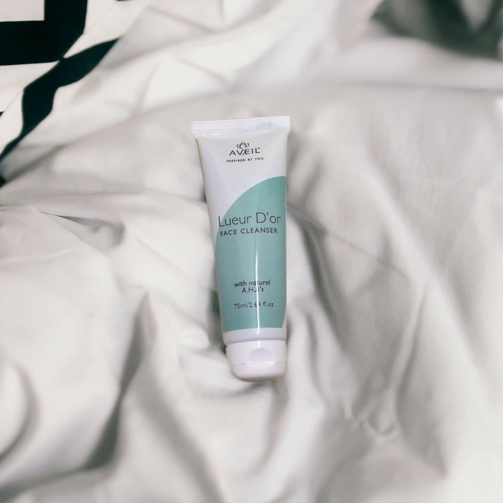 Aveil Lueur D'or Face Cleanser For Youthful & Smooth Skin | Grocsy