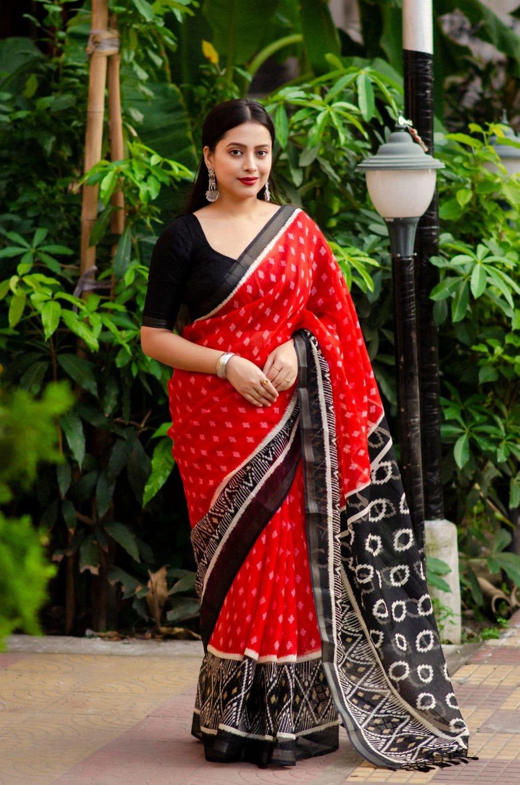 Red Polycotton Ethnic Motifs Saree with Unstitched Blouse - A2M | Grocsy