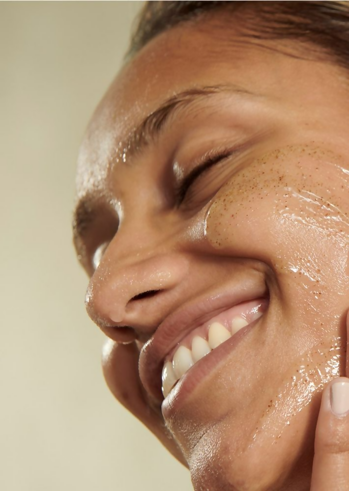 The Body Shop Seaweed Oil-Control Exfoliator | Grocsy