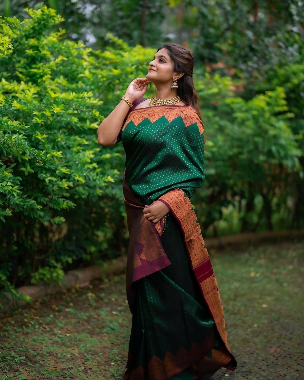 DEIANA'S Beautiful Designer Golden zari Soft Lichi Silk Saree - Green | Grocsy