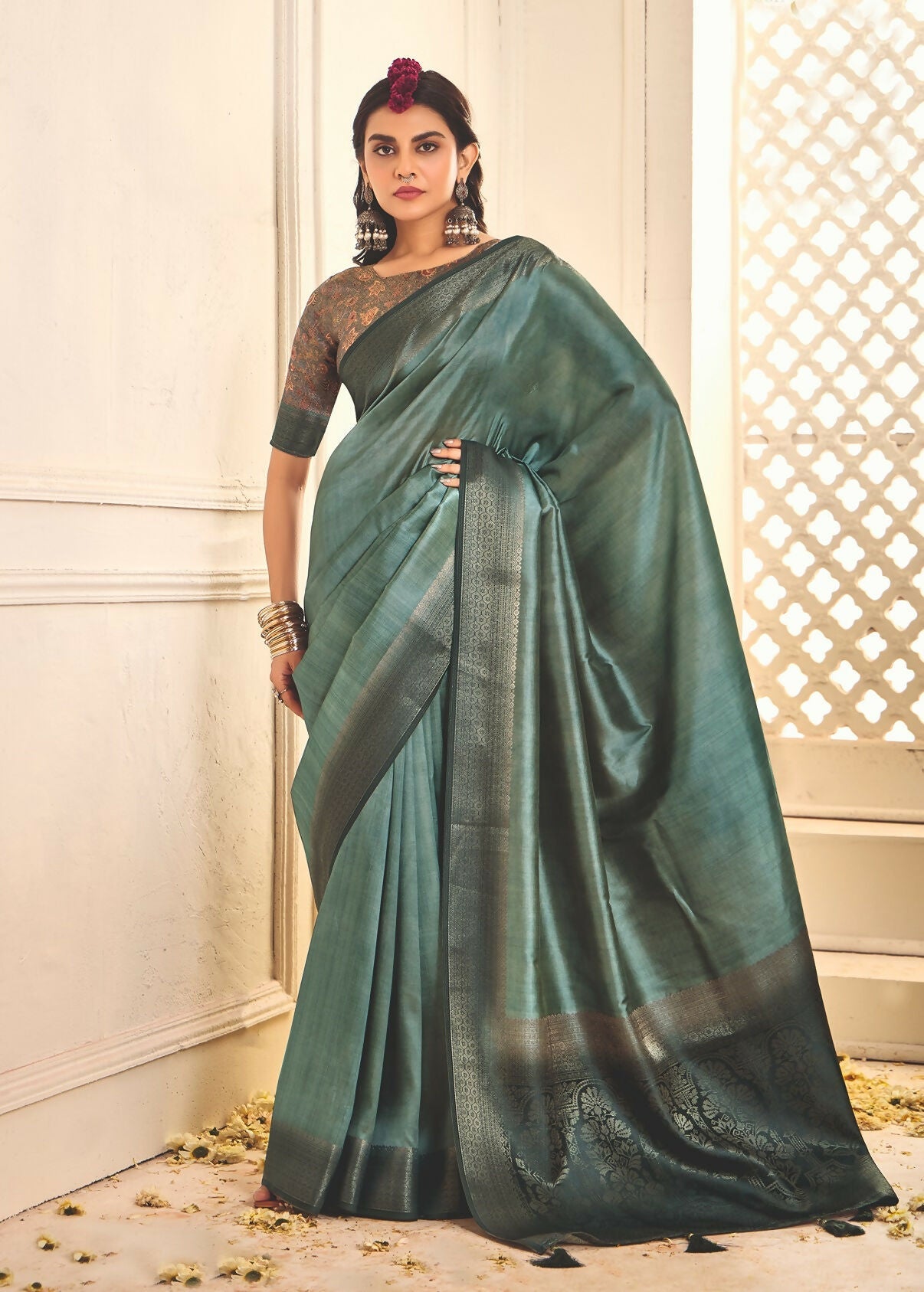 Joban Fashion Satin Silk With Zari Border Light Grey Colored Designer Pallu Saree | Grocsy