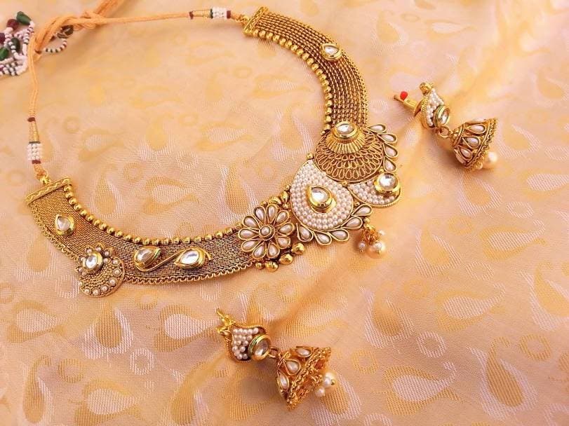 White Antique Necklace Set | Grocsy
