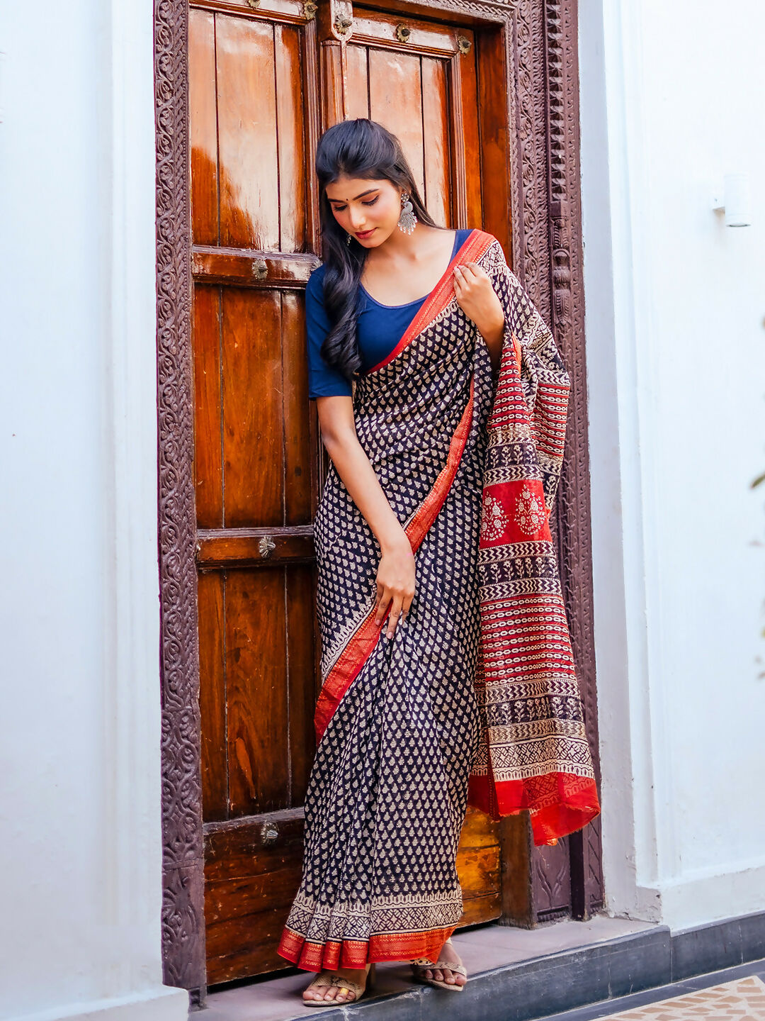 Zibaa Hand-Blocked Pure Maheshwari Silk Navy Blue Saree | Grocsy