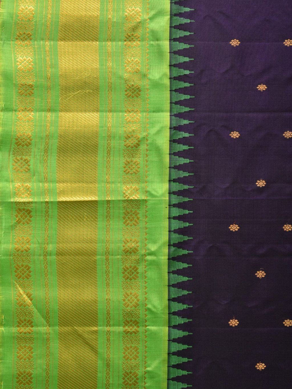 Green and Blue Gadwal Silk Handloom Saree with Mango Pallu Design - Global Threads | Grocsy