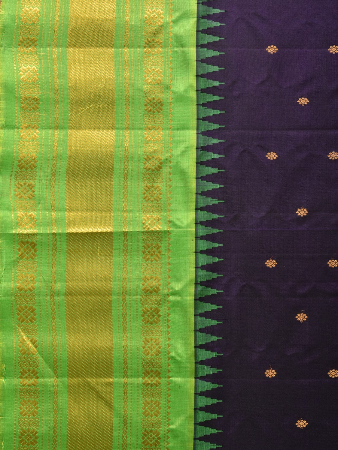 Green and Blue Gadwal Silk Handloom Saree with Mango Pallu Design - Global Threads | Grocsy