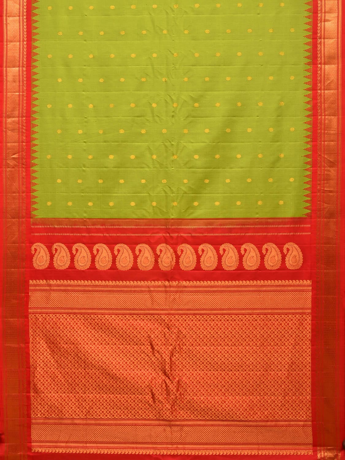 Green and Red Gadwal Silk Handloom Saree with Mango Pallu Design - Global Threads | Grocsy