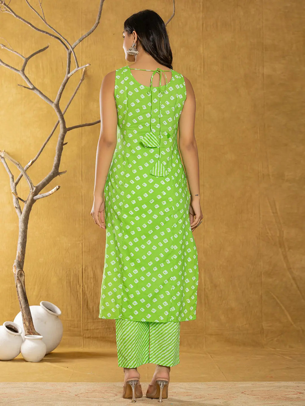Yufta Green Bandhani Cotton Straight Kurta Trouser & Dupatta Set | Grocsy
