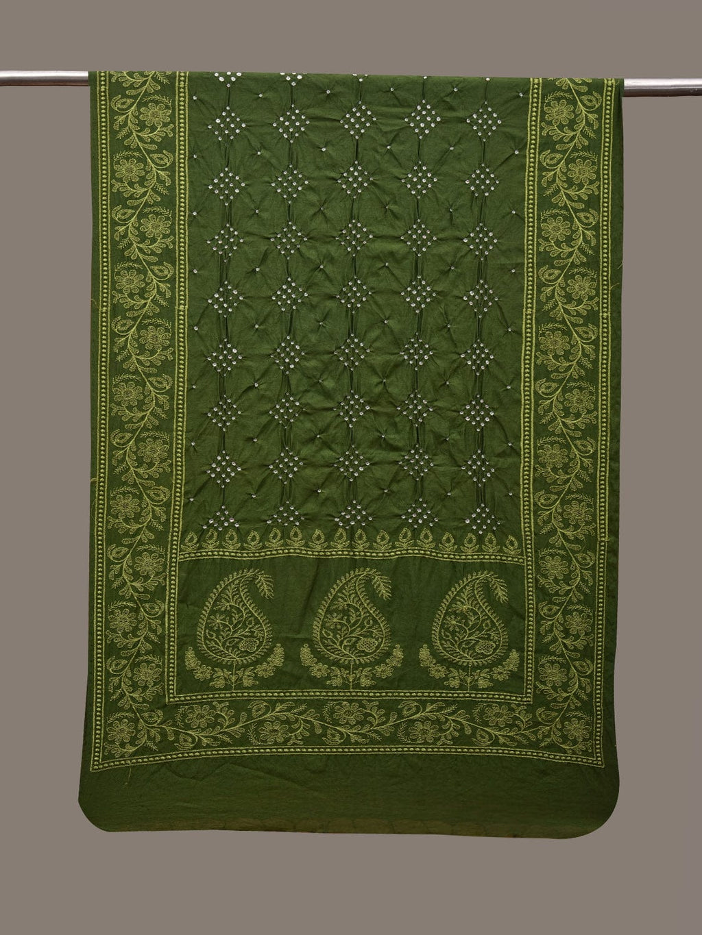 Green Bandhani Silk Handloom Stole with Mango Design - Global Threads | Grocsy
