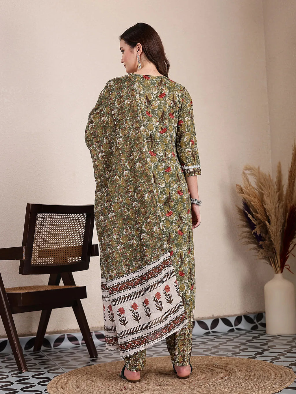 Yufta Green Cotton Lace Work On Yoke Straight Kurta Dupatta Pant Set | Grocsy