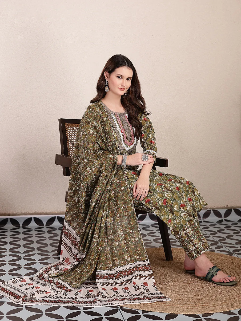 Yufta Green Cotton Lace Work On Yoke Straight Kurta Dupatta Pant Set | Grocsy