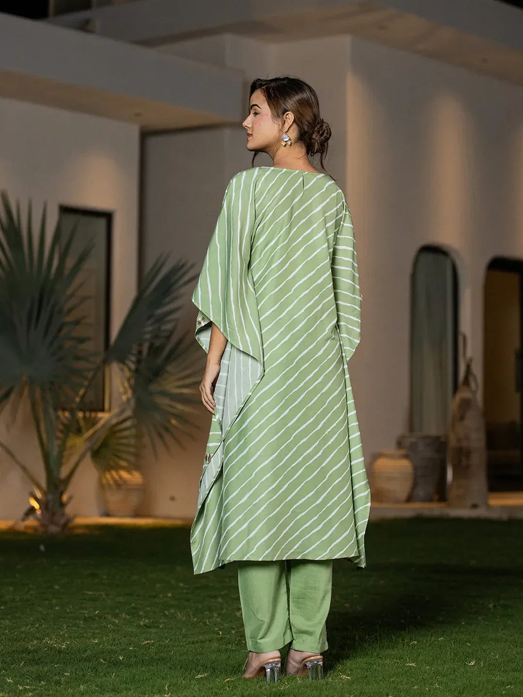 Yufta Green Leheriya Embroidered Kaftan Kurta Set | Grocsy