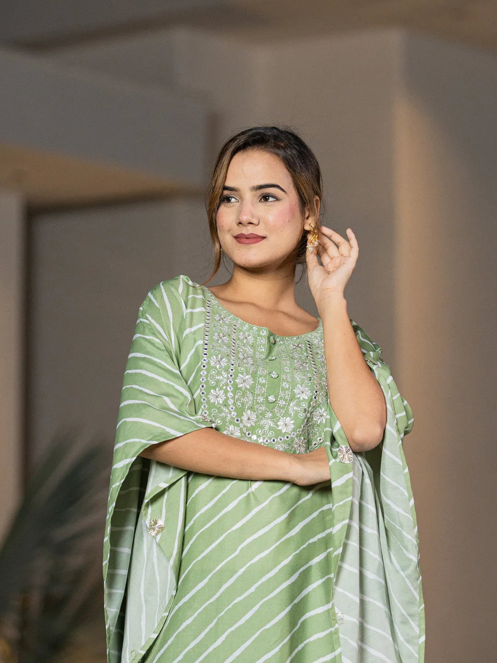 Yufta Green Leheriya Embroidered Kaftan Kurta Set | Grocsy