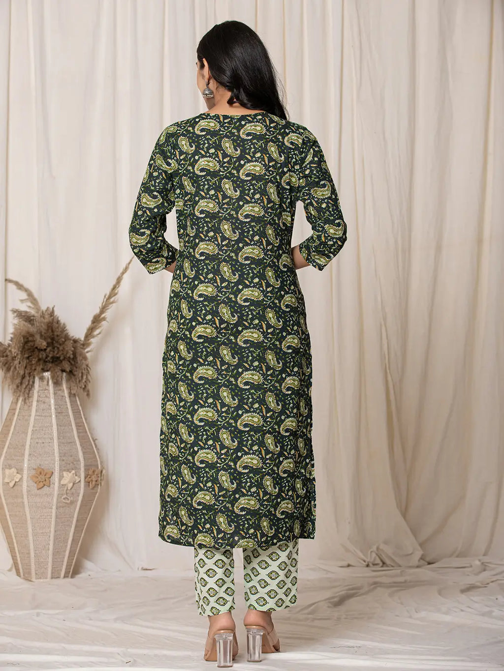 Yufta Green Paisley Pure Cotton Straight Kurta And Trouser With Dupatta Set | Grocsy