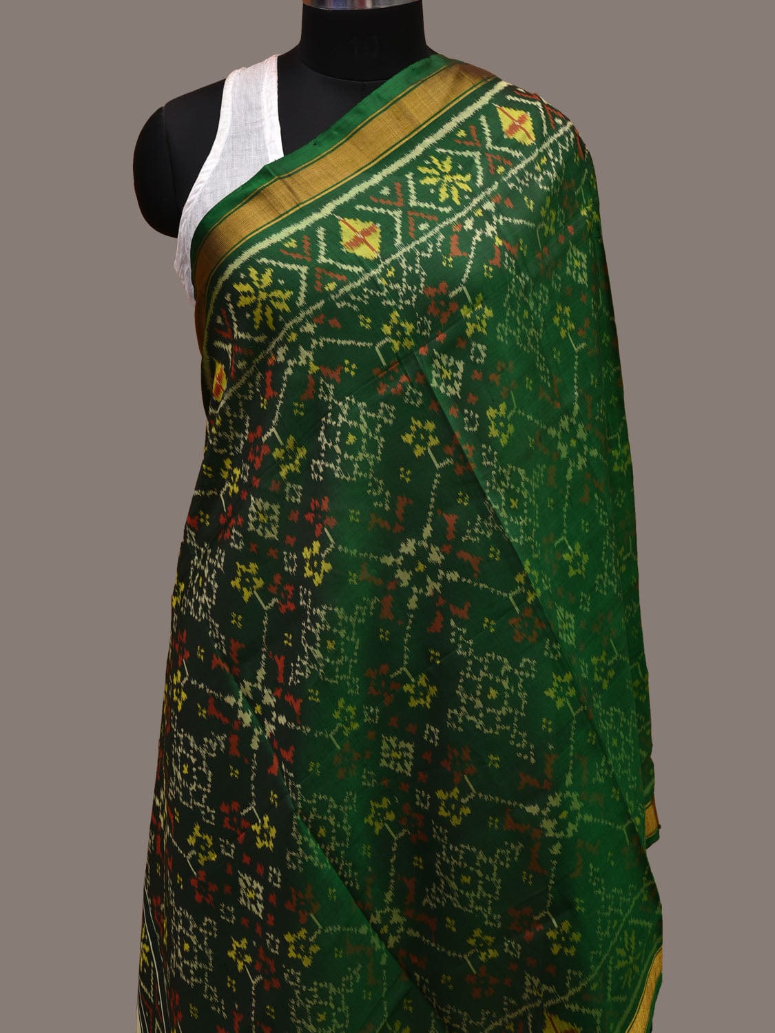 Green Pochampally Ikat Silk Handloom Dupatta with Grill Design - Global Threads | Grocsy