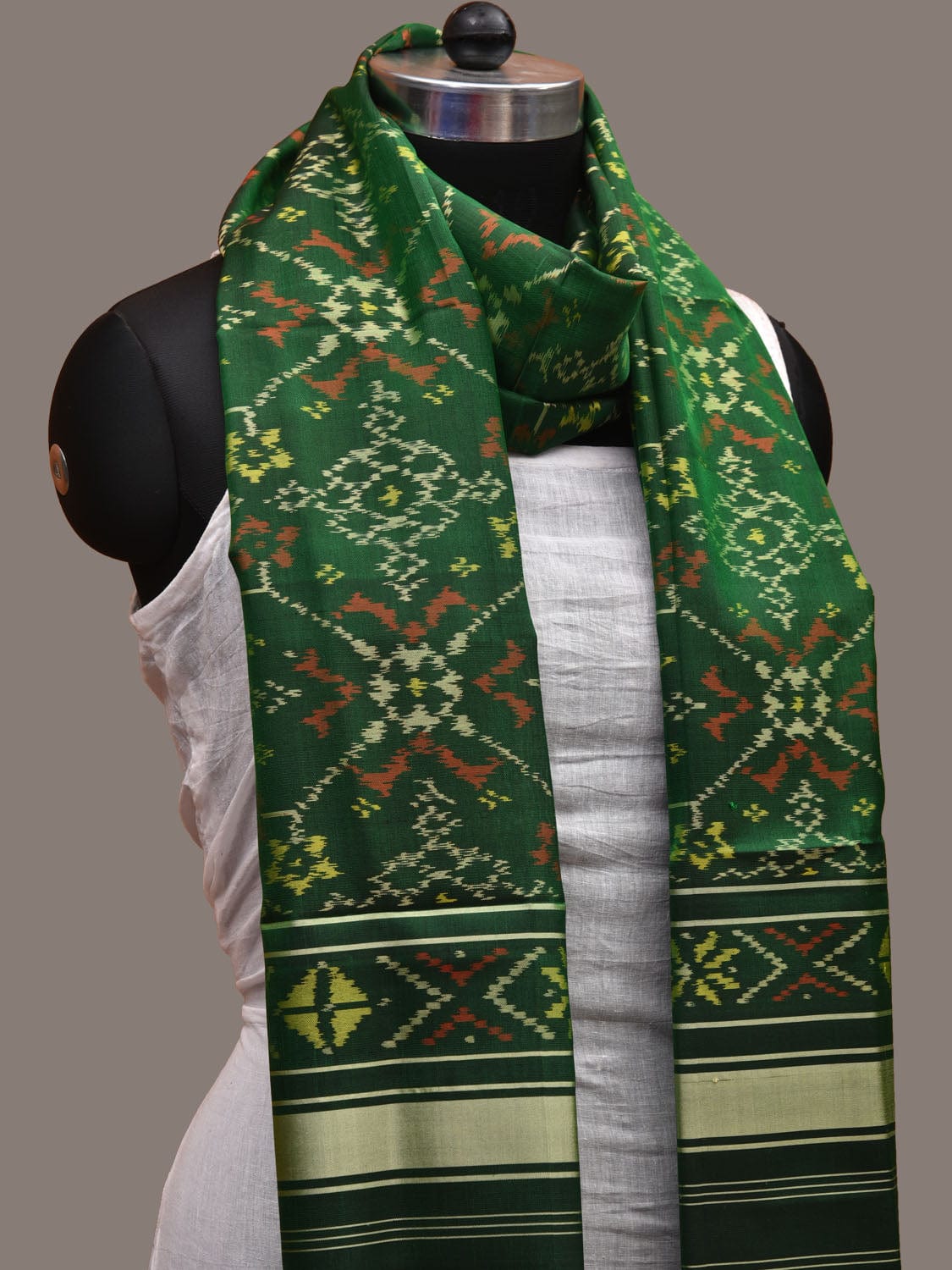 Green Pochampally Ikat Silk Handloom Dupatta with Grill Design - Global Threads | Grocsy