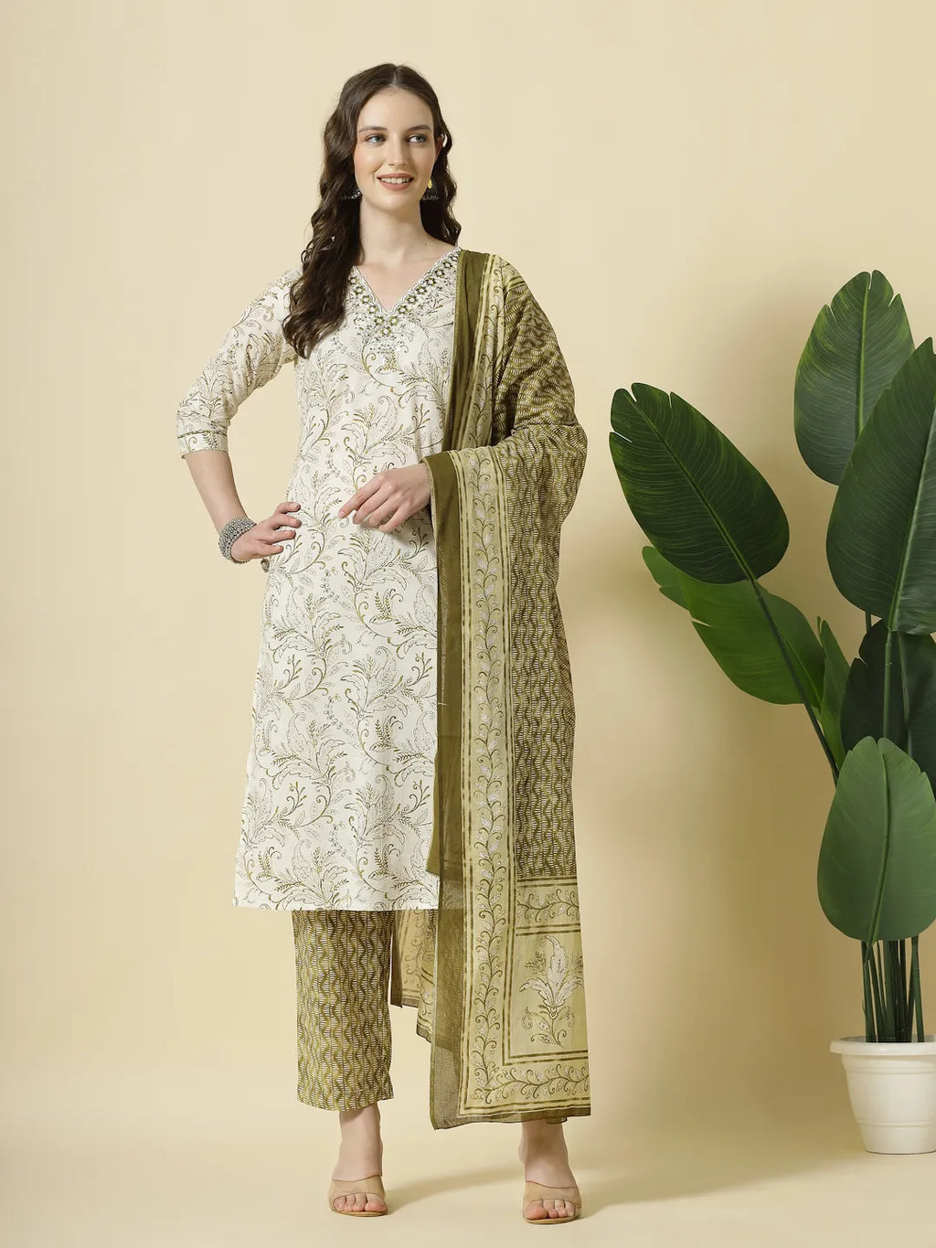 Yufta Green Pure Cotton Paisley Thread Work Kurta Dupatta Pant Set | Grocsy
