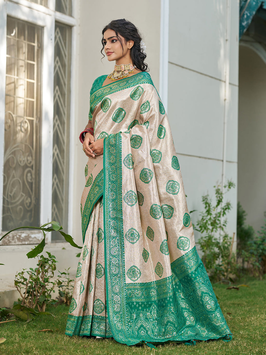 Anaita Green Silk Blend Woven Saree With Blouse | Grocsy
