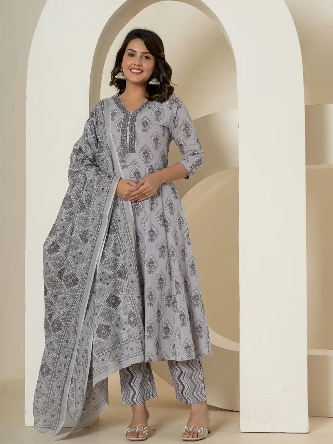Yufta Grey Cotton Ethnic Motifs Kurta Dupatta Set | Grocsy