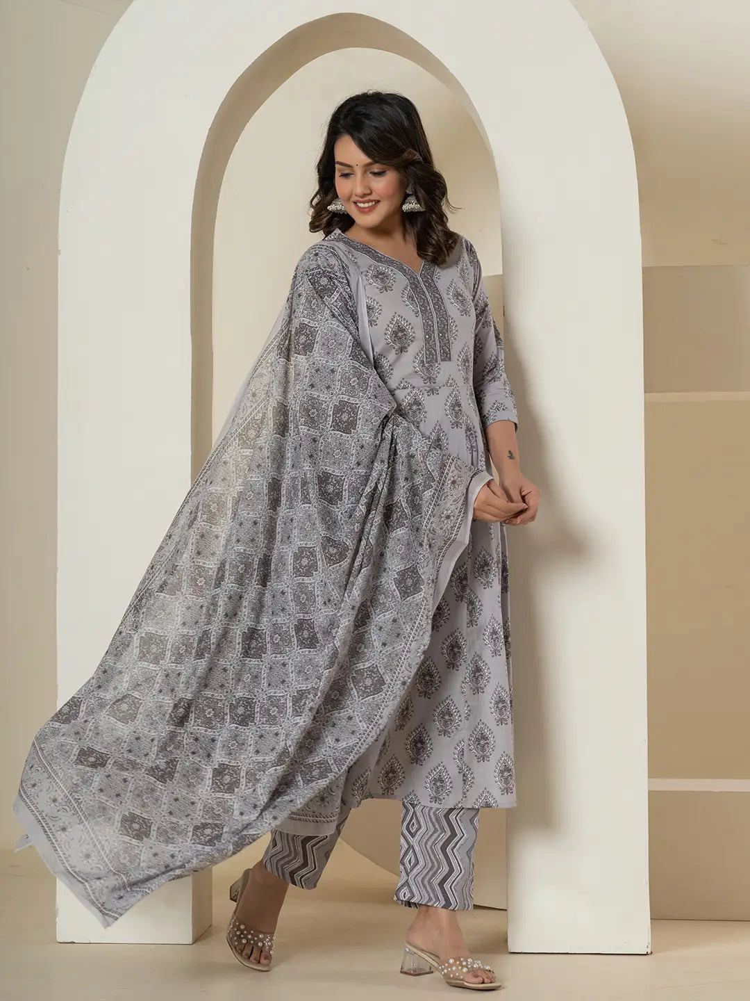 Yufta Grey Cotton Ethnic Motifs Kurta Dupatta Set | Grocsy
