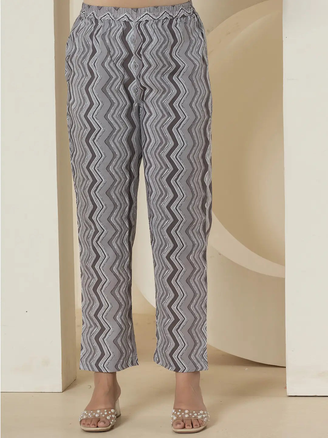 Yufta Grey Cotton Ethnic Motifs Kurta Dupatta Set | Grocsy