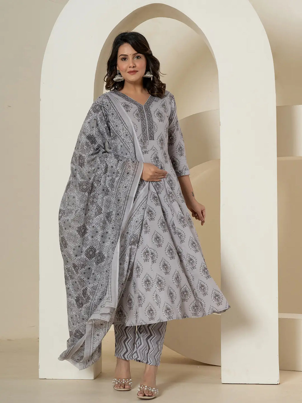 Yufta Grey Cotton Ethnic Motifs Kurta Dupatta Set | Grocsy