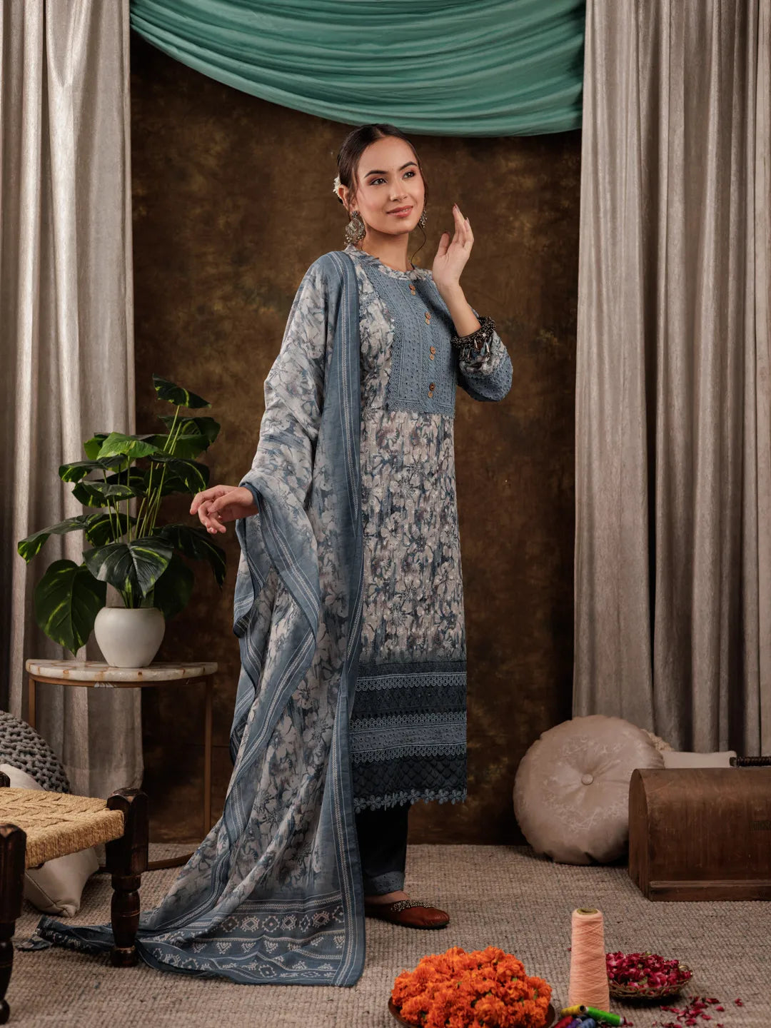 Yufta Grey Cotton Schiffli Kurta Dupatta Set With Lace Detailing | Grocsy