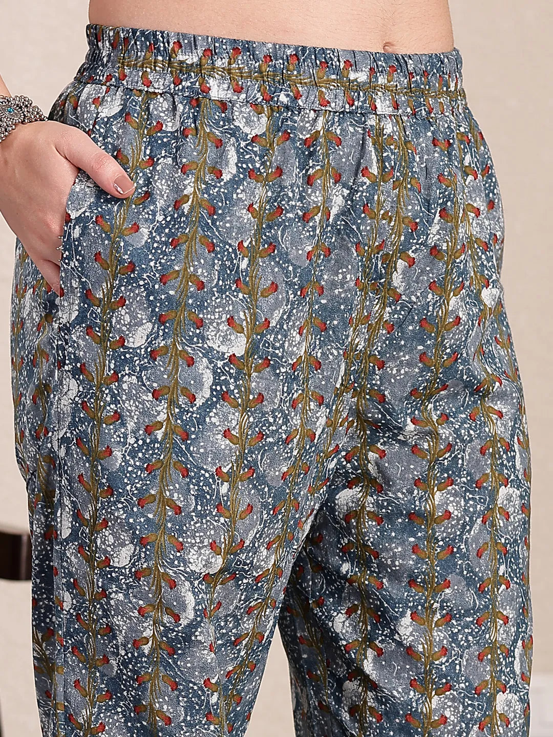 Yufta Grey Cotton Straight Kurta Dupatta Pant Set | Grocsy