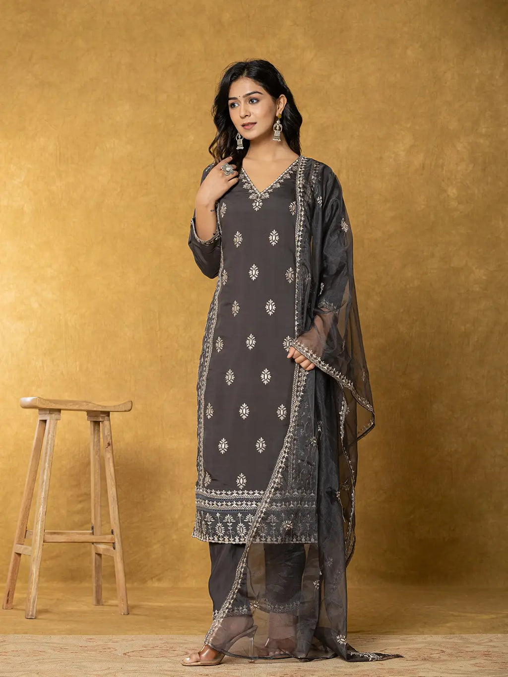 Yufta Grey Silk Kurta Dupatta Pant Set | Grocsy