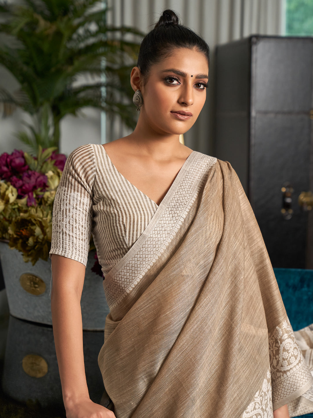 Anaita Grey Linen Zari Work Saree With Blouse | Grocsy