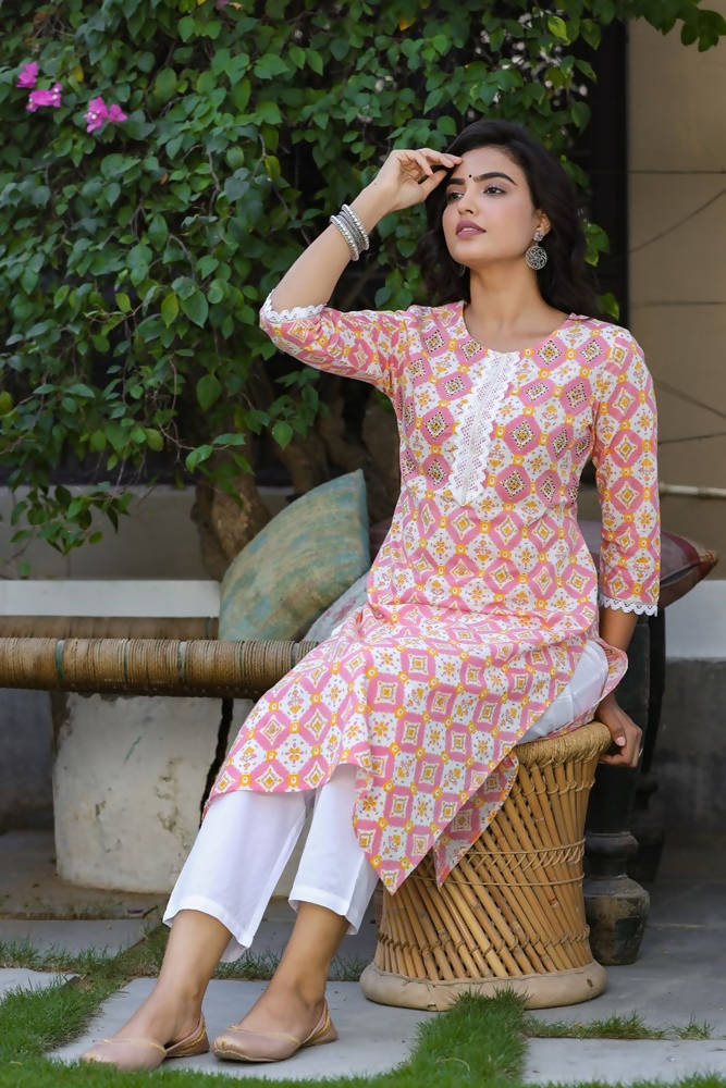 Yufta Women Peach And White Kurta with Trouser Set | Grocsy