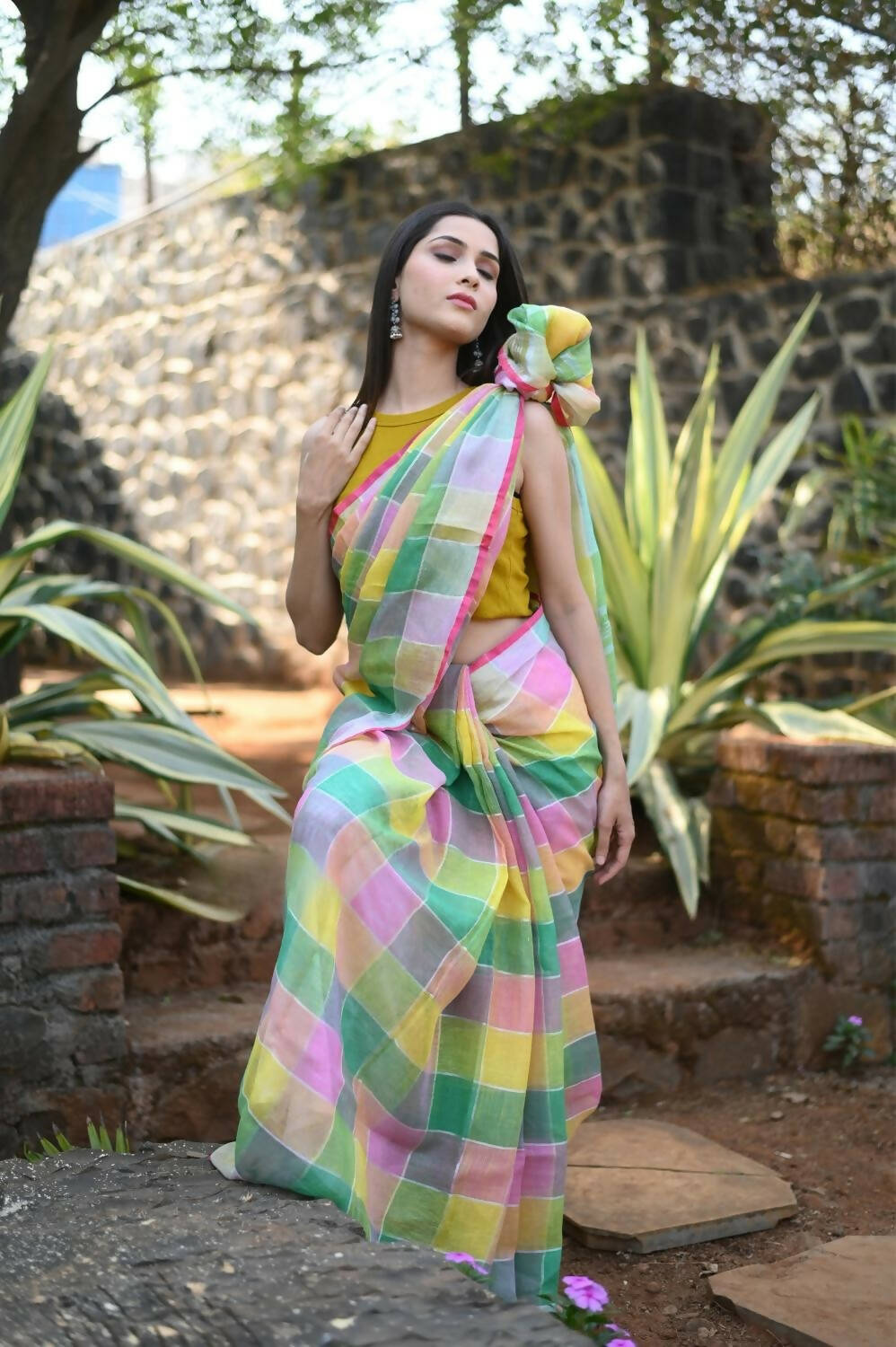 Very Much Indian Pure Linen Saree With Sleek Border And Exclusive Design - Beige | Grocsy