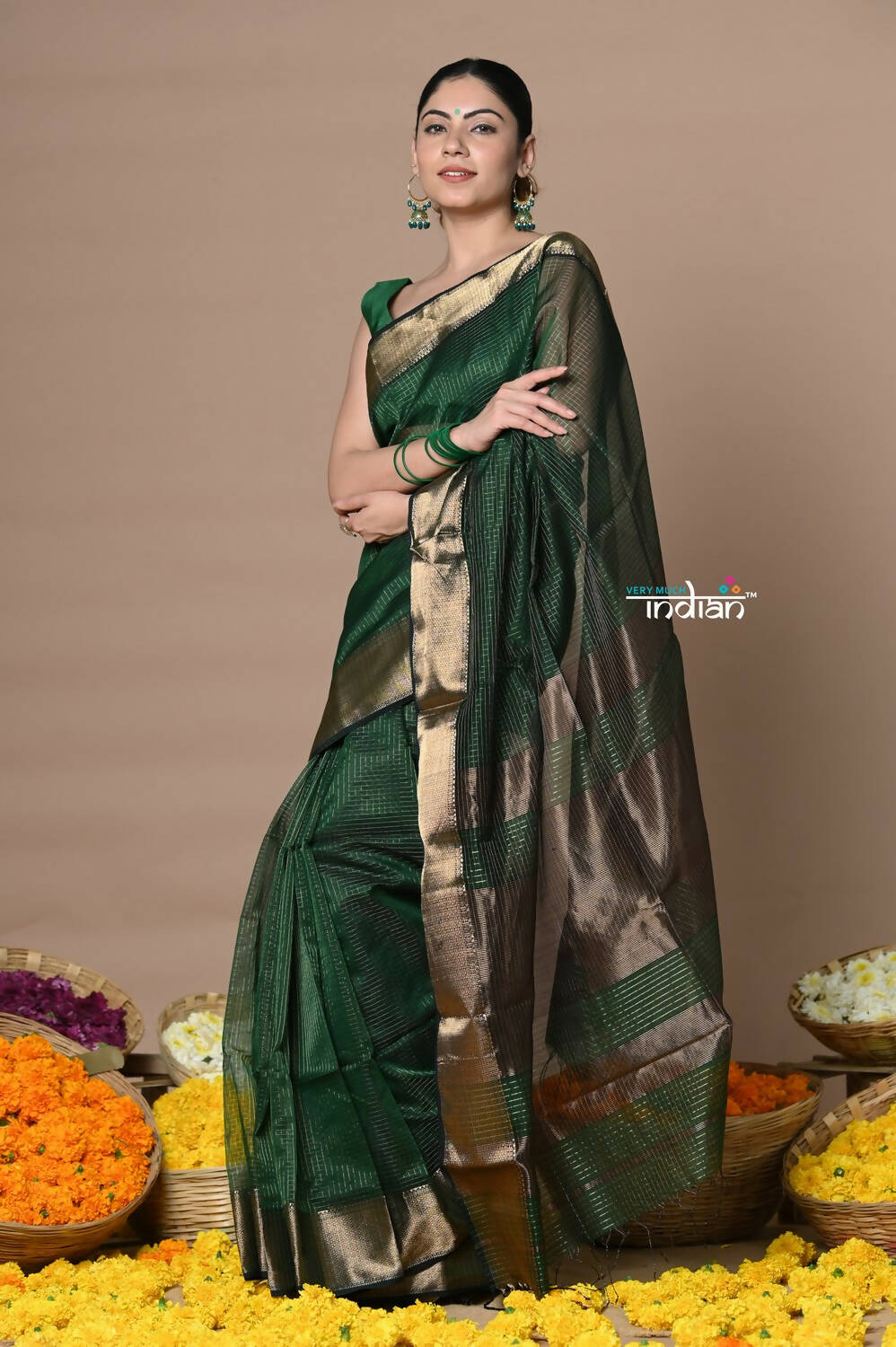 Very Much Indian Rajsi - Handloom Ari Checks Cotton Silk Saree With Golden Border - Bottle Green | Grocsy