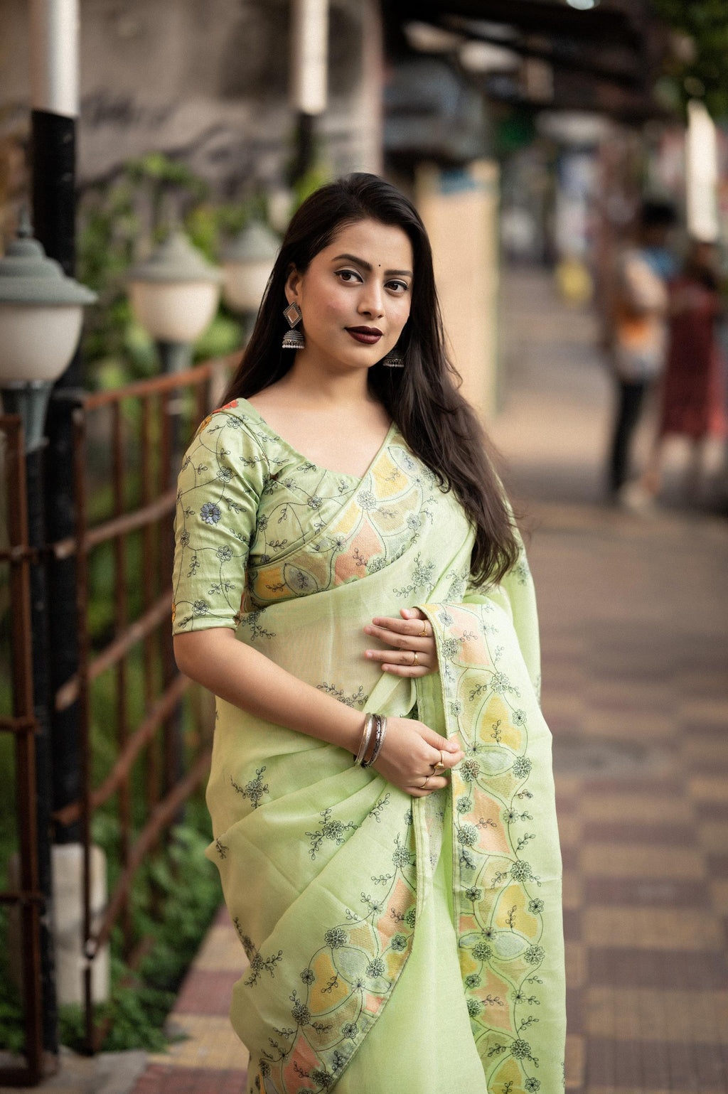 Green Pure Linen Ethnic Motifs Saree with Unstitched Blouse - A2M | Grocsy