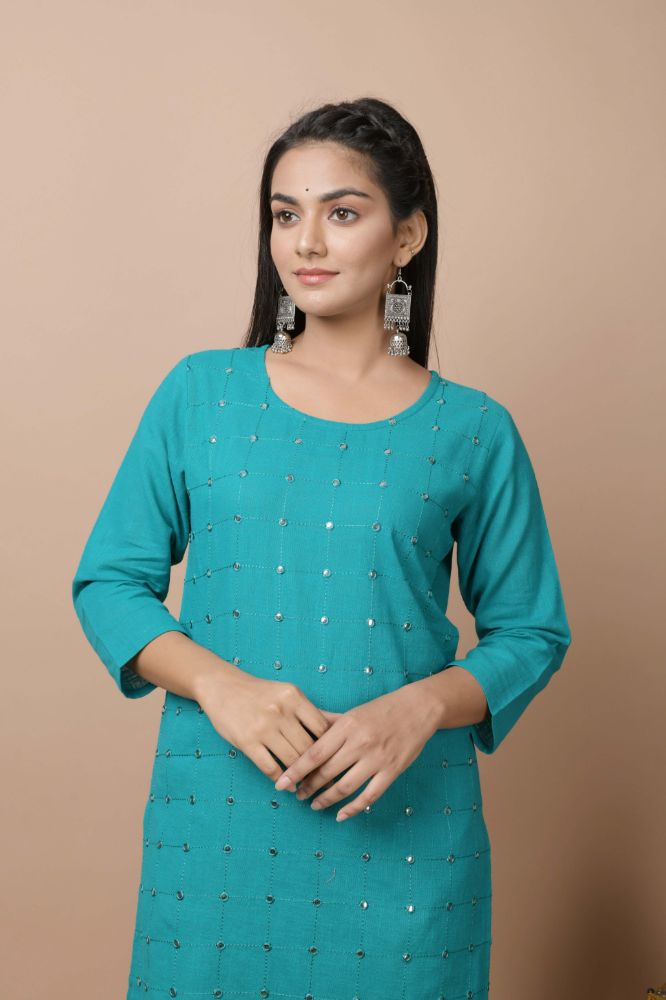 Kaajh Women's Green Solid Mirror Embellishment Kurta | Grocsy
