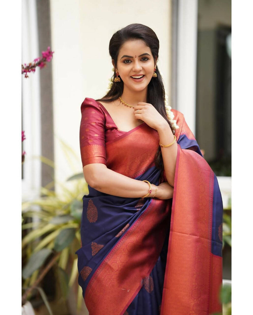 DEIANA'S Beautiful Designer Golden zari Soft Lichi Silk Saree - Navy Blue | Grocsy