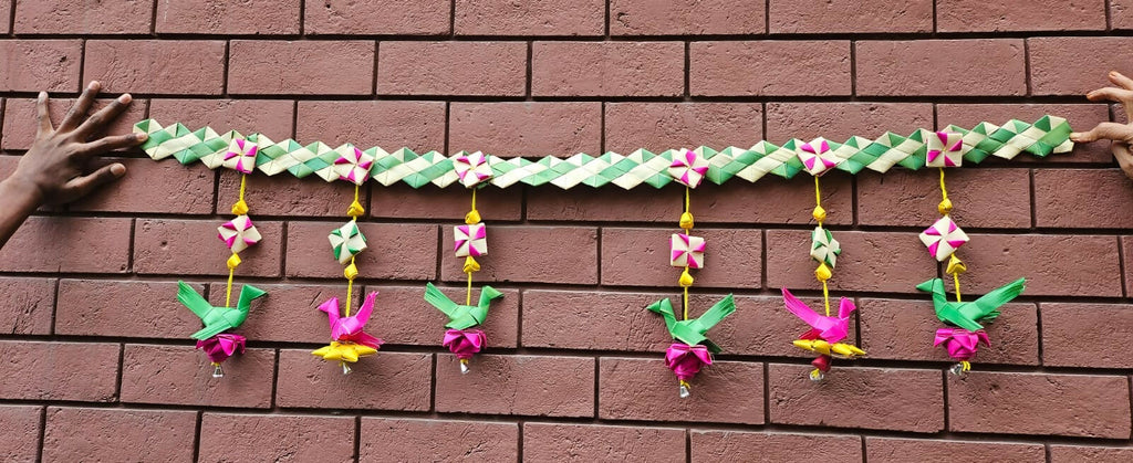 Shuddh Natural Hand Made Palm Leaf Parrot Bandhanwar | Grocsy