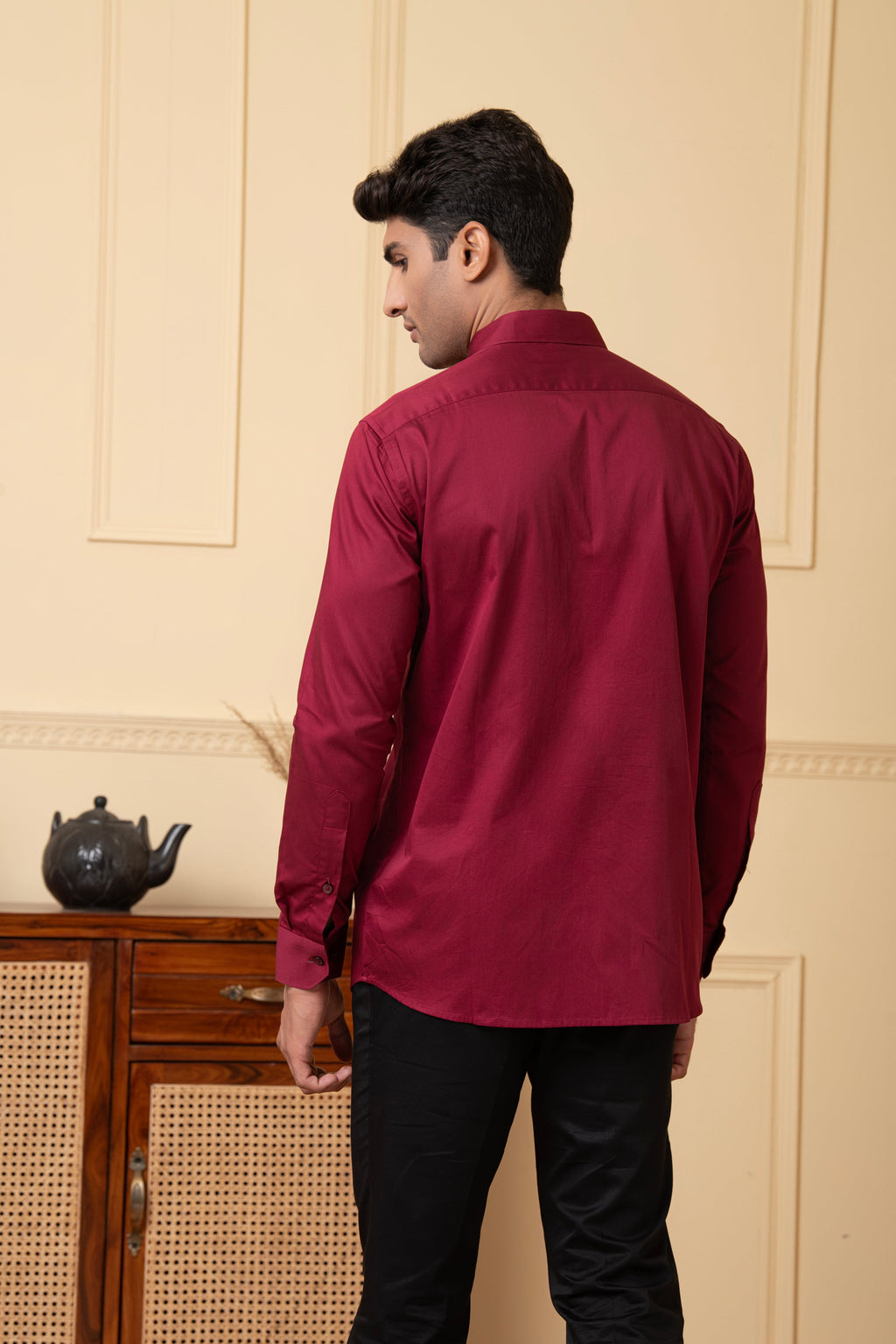 Red Shirt With V-Shaped Black Strip by Hilo Design | Grocsy