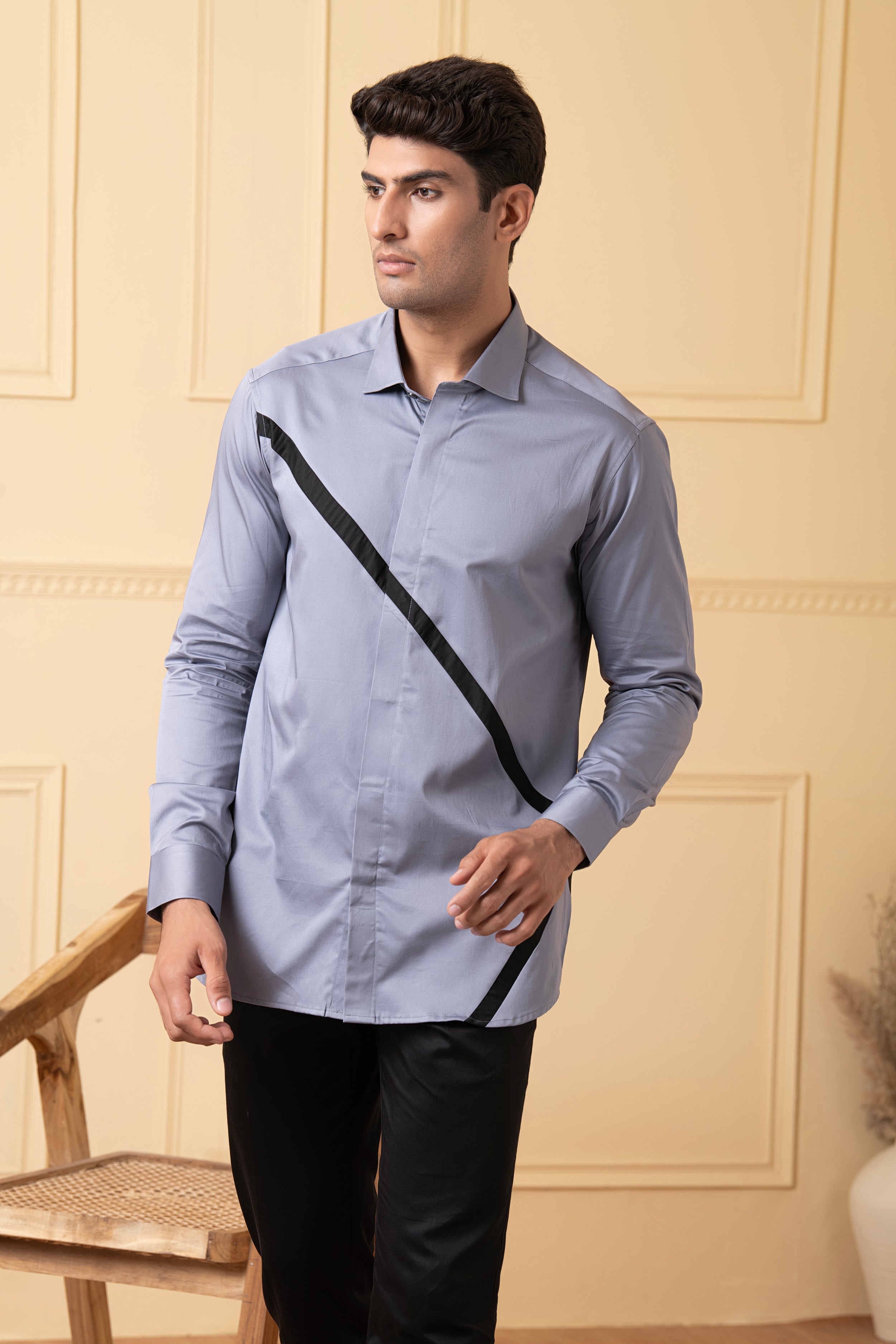 Grey Shirt With V-Shaped Black Strip by Hilo Design | Grocsy