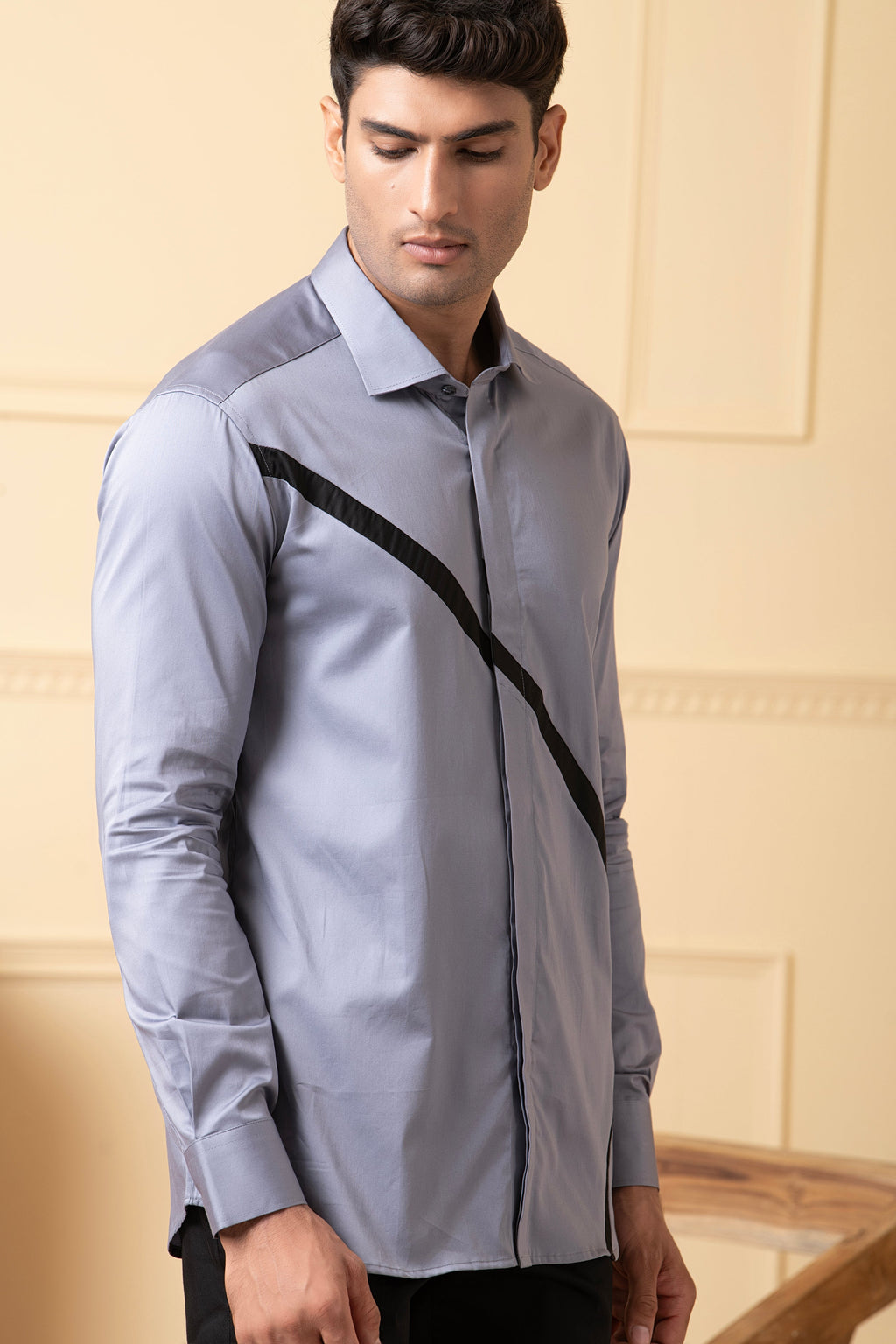 Grey Shirt With V-Shaped Black Strip by Hilo Design | Grocsy