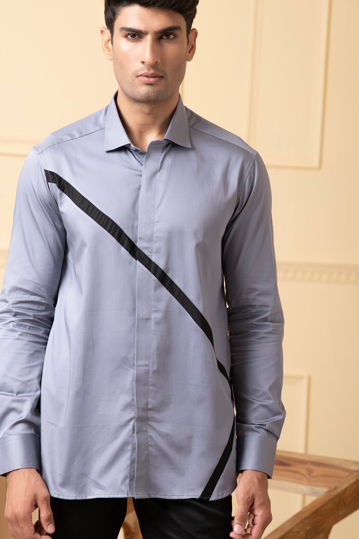 Grey Shirt With V-Shaped Black Strip by Hilo Design | Grocsy